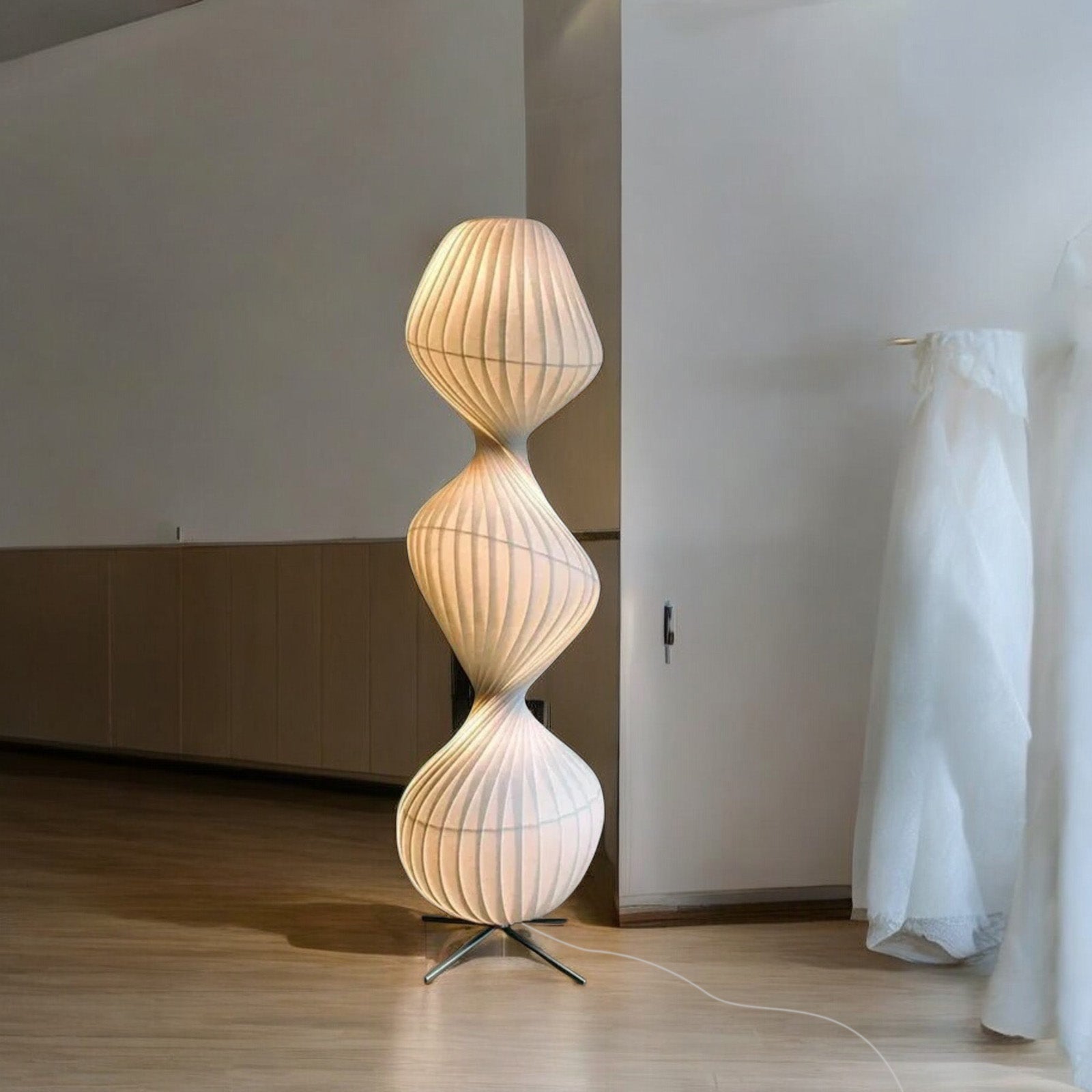 Art Deco Floor Lamp – White Pleated Fabric & Metal for Bedroom - Flindria
