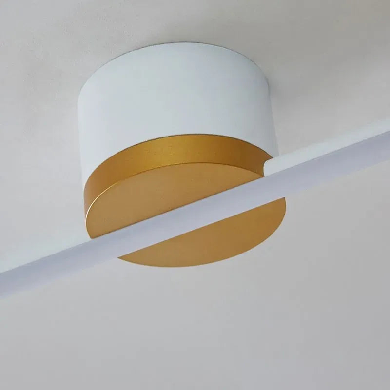 Minimalist Linear LED Ceiling Light – Black/White Metal for Hallway/Living Room - Flindria