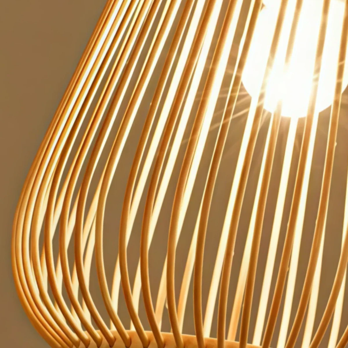Rustic Handwoven Rattan Pendant Light -- Natural Texture for Dining Room - Flindria