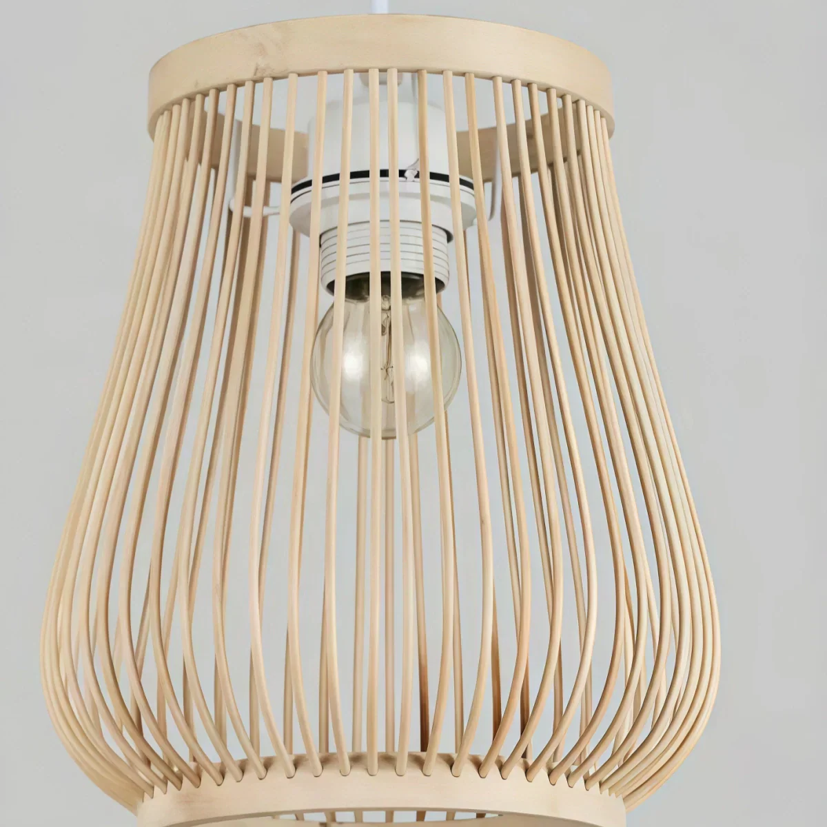 Rustic Handwoven Rattan Pendant Light -- Natural Texture for Dining Room - Flindria
