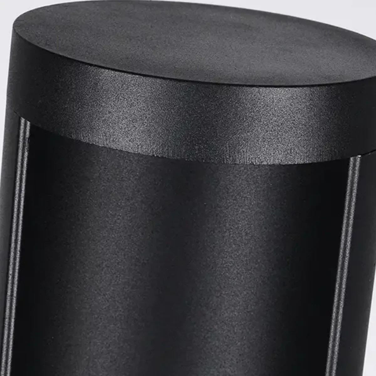 Lámpara solar minimalista para exteriores - Diseño cilíndrico de metal negro para jardín/camino - Flindria