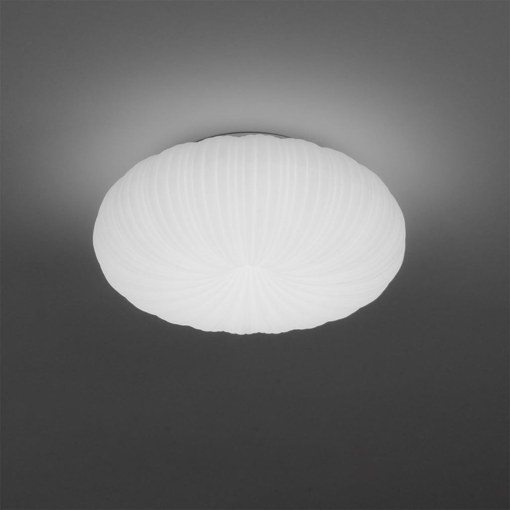 Luz de teto LED moderna — regulável, com controlo remoto e definições de luminosidade com vários modos
