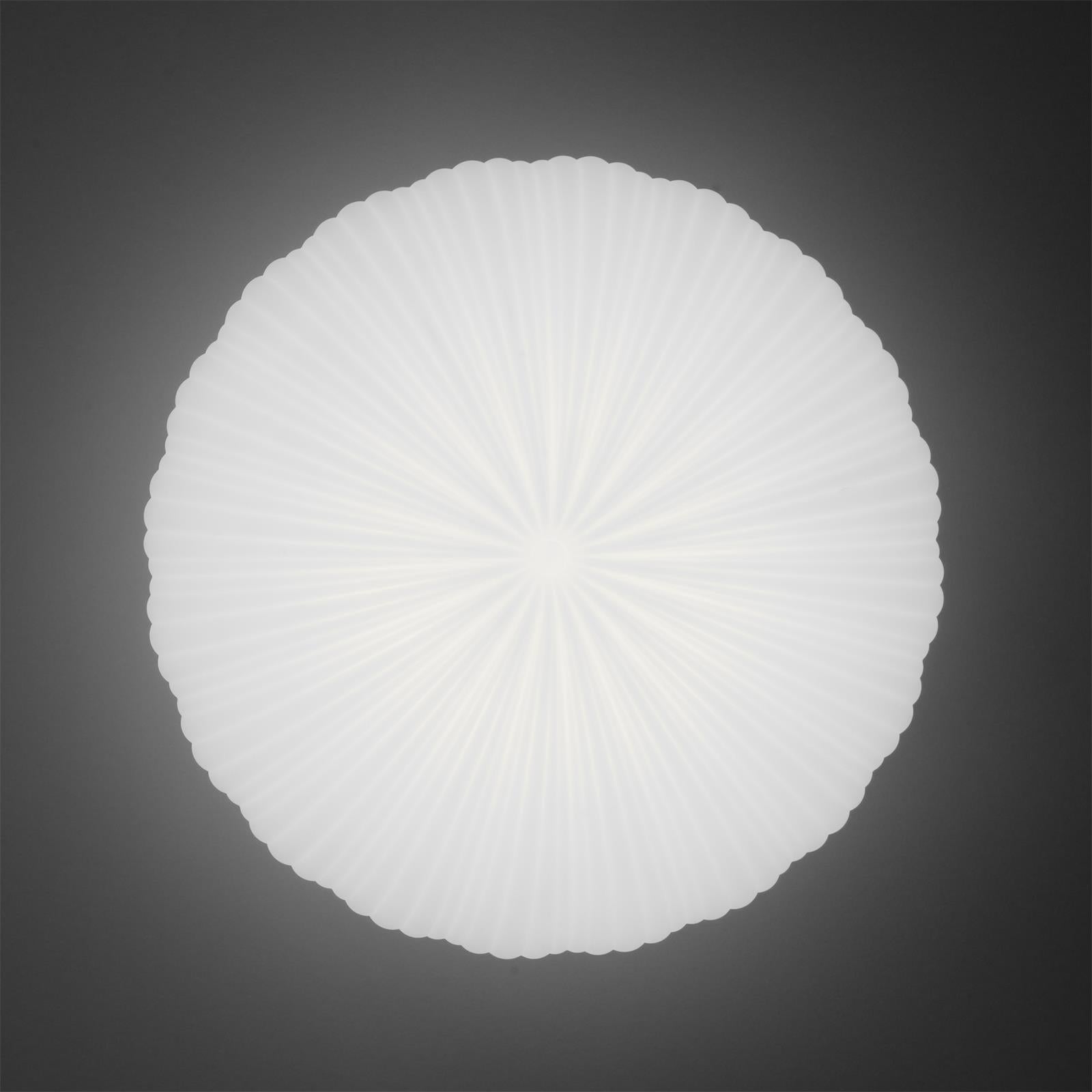 Luz de teto LED moderna — regulável, com controlo remoto e definições de luminosidade com vários modos