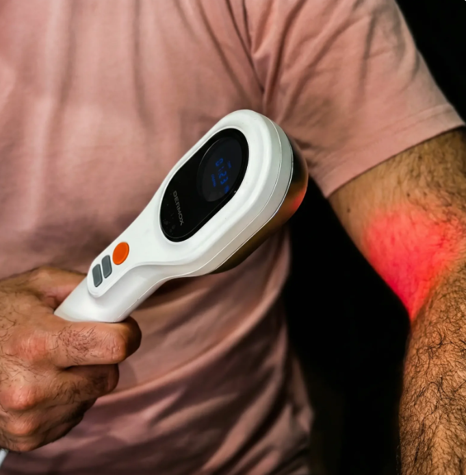 Ruční laser se dvěma vlnovými délkami 650 nm a 808 nm — 21 diod, bezdrátová jednotka
