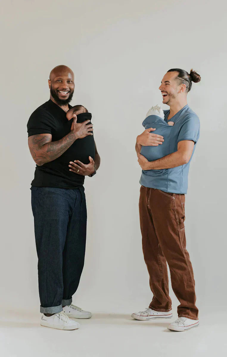 Babytrage-T-Shirt — stilvolles freihändiges Tragen des Babys