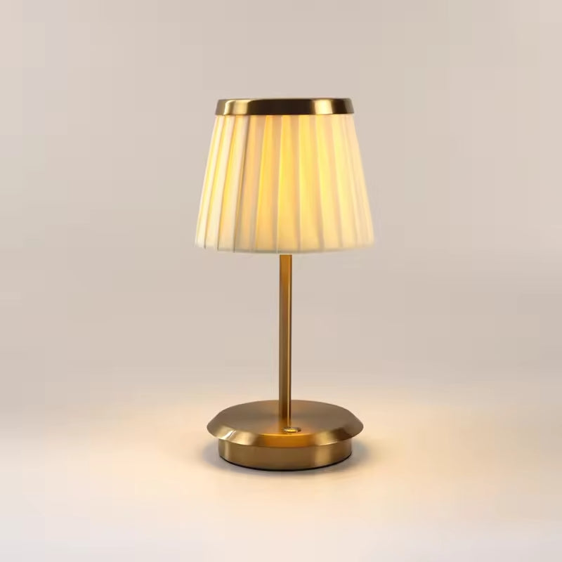 AuroraNook zeitlose Lampe mit Eisenrahmen und Stoffschirm-Edition