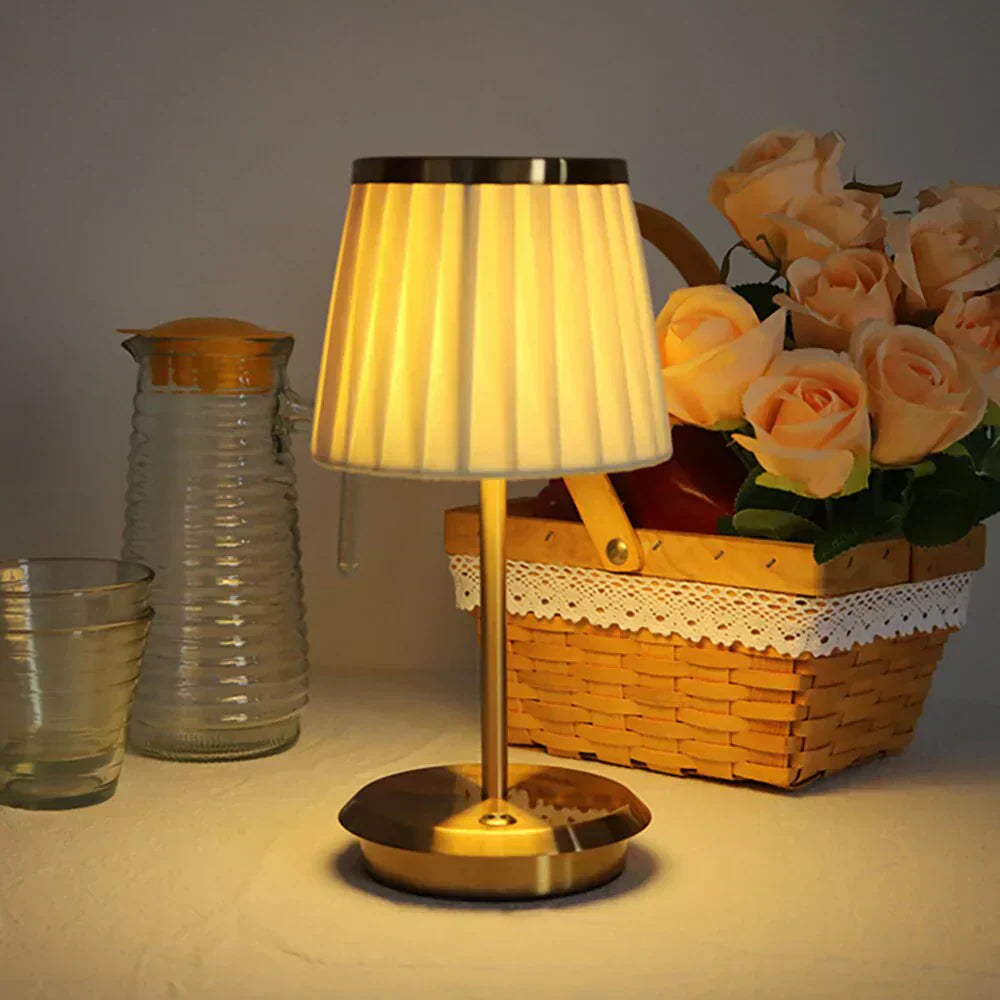 AuroraNook zeitlose Lampe mit Eisenrahmen und Stoffschirm-Edition