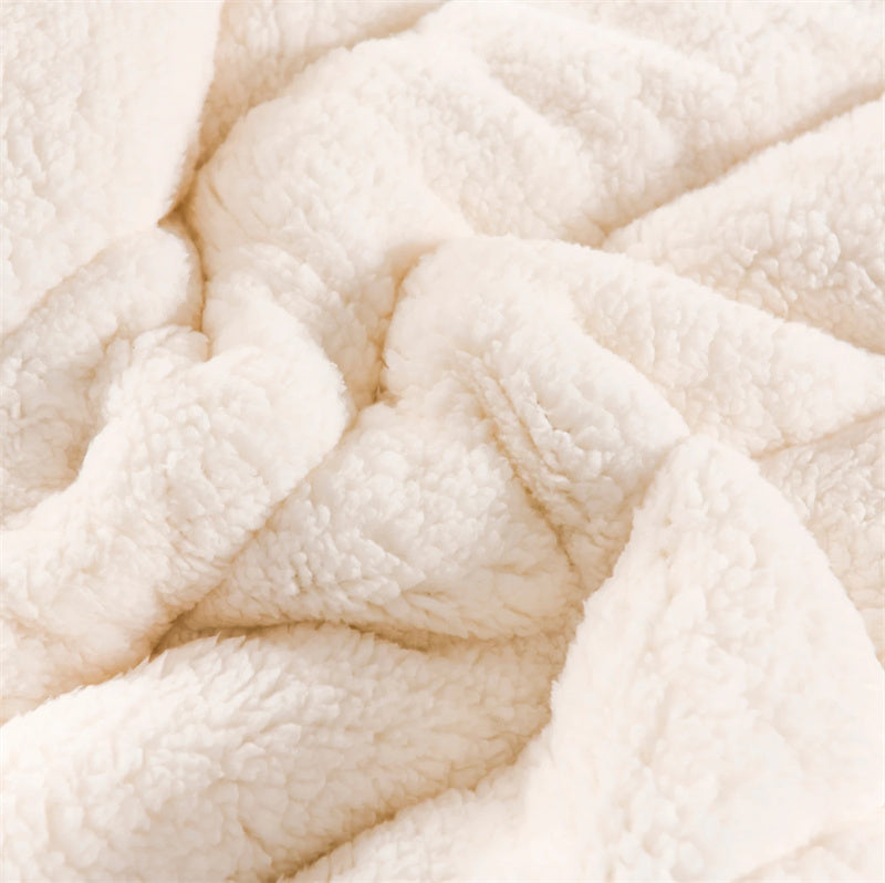 Ellena LuxeWarm Lammfleece-Decke — Kuschelig weiche Textur