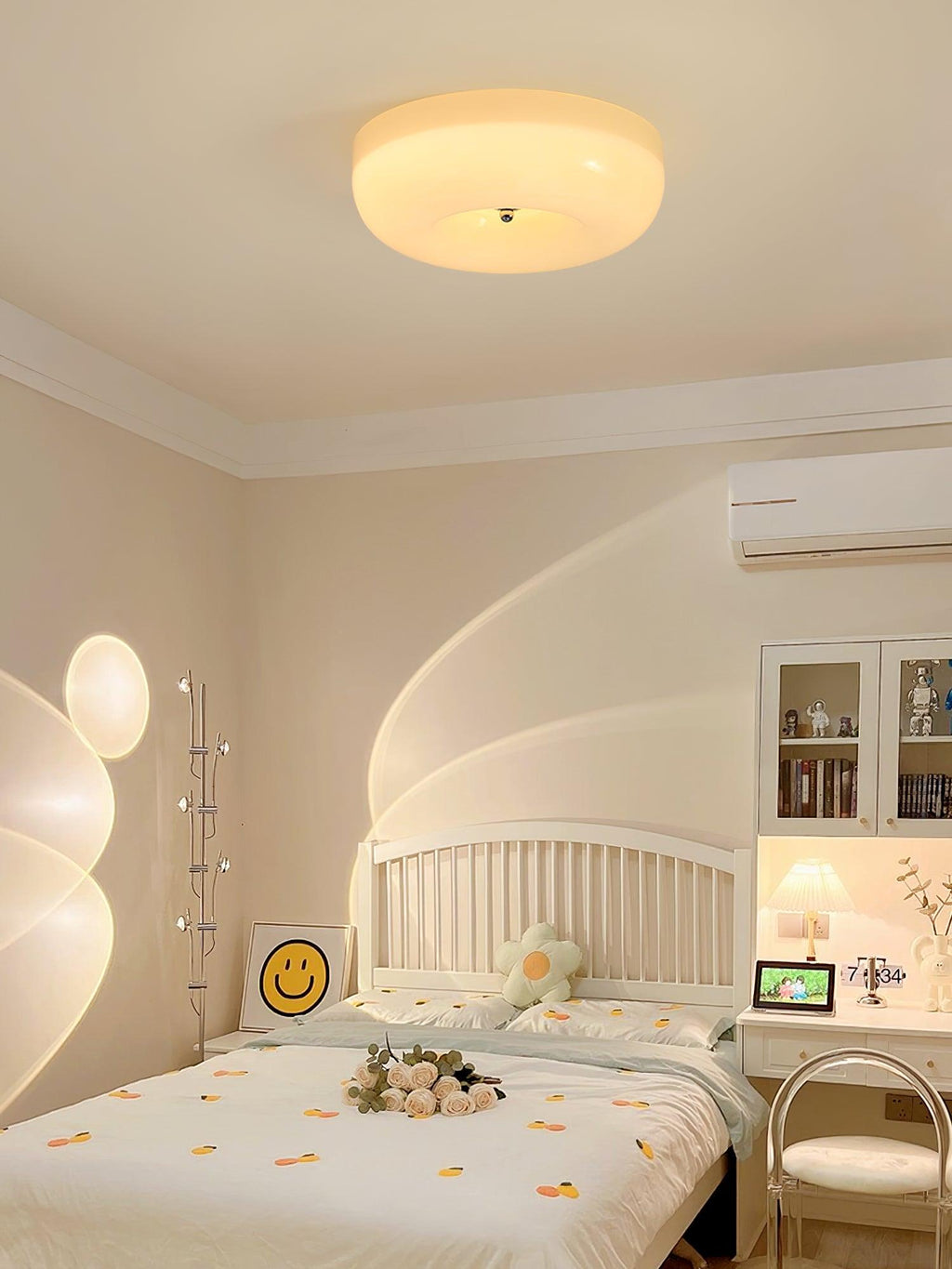 Cream Pudding Milk Glass Ceiling Light — Silver Accent, Dimmable Warm White