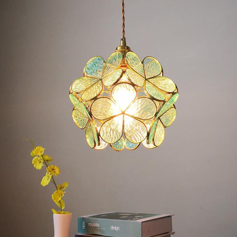 Aurea Florale Glas-LED-Pendelleuchte mit eleganten goldenen Akzenten