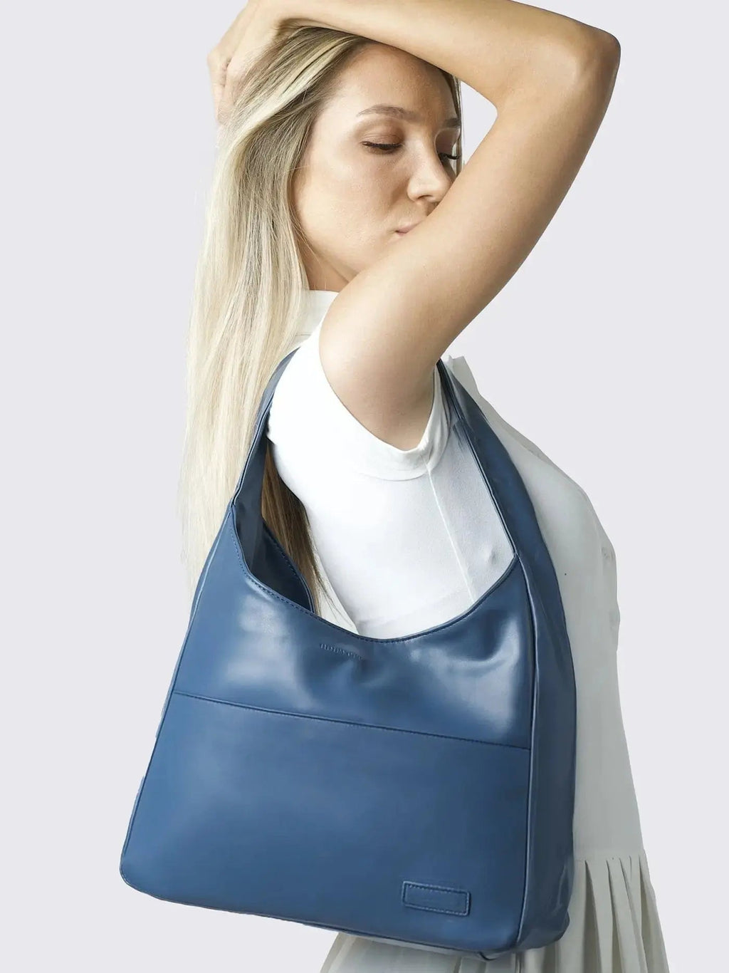 Timeless Bucket Shape Handbag — Structured Design, Spacious Interior
