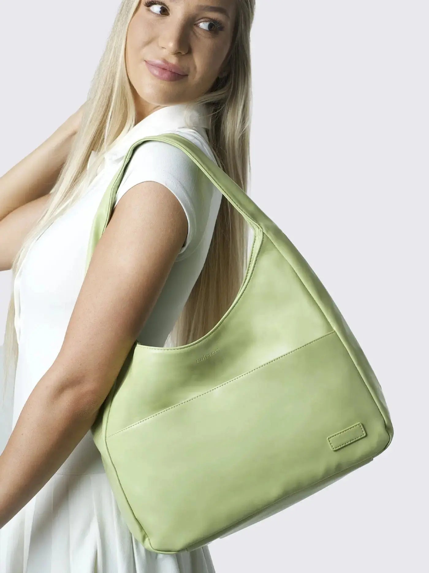 Timeless Bucket Shape Handbag — Structured Design, Spacious Interior