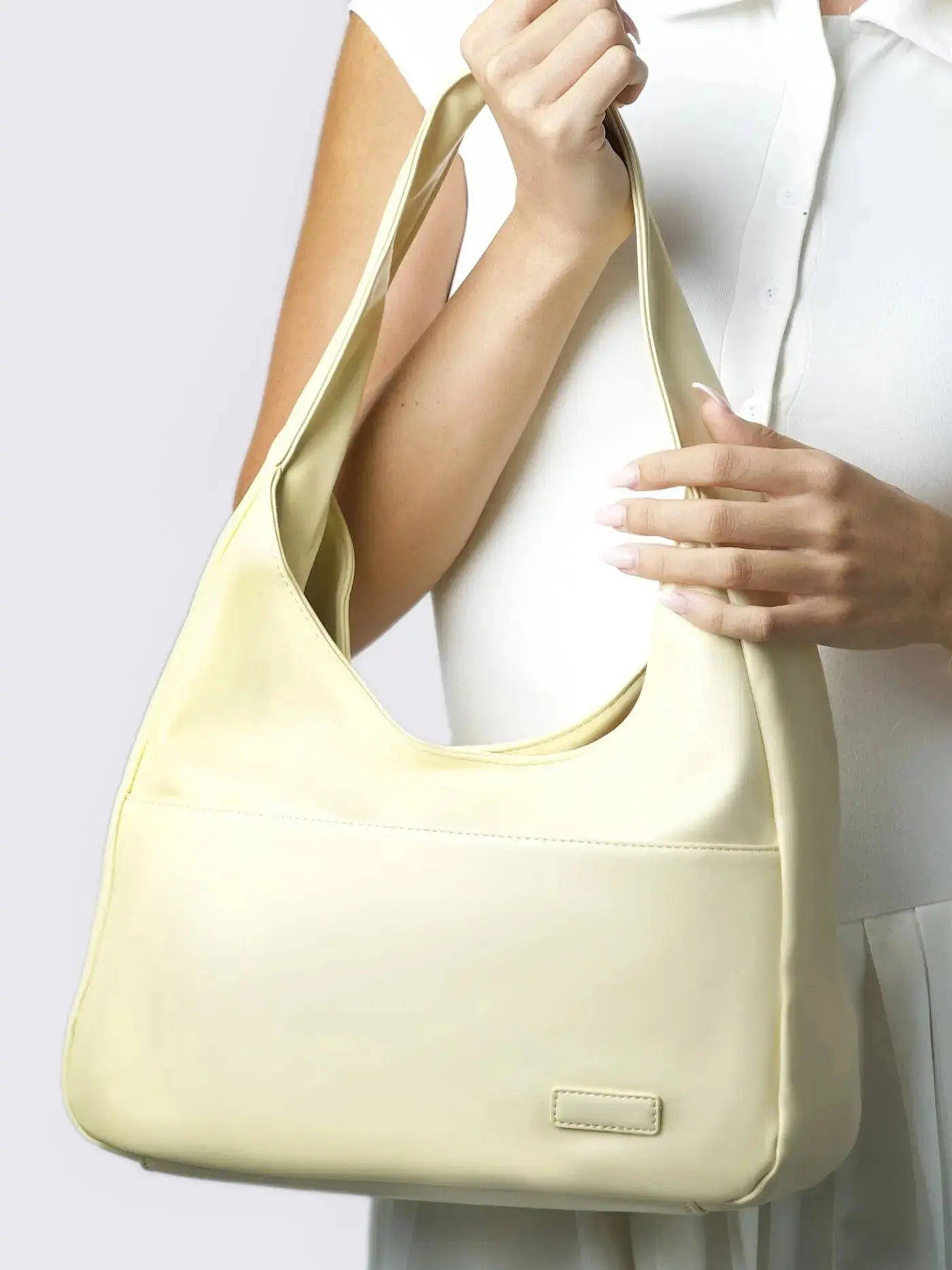 Timeless Bucket Shape Handbag — Structured Design, Spacious Interior