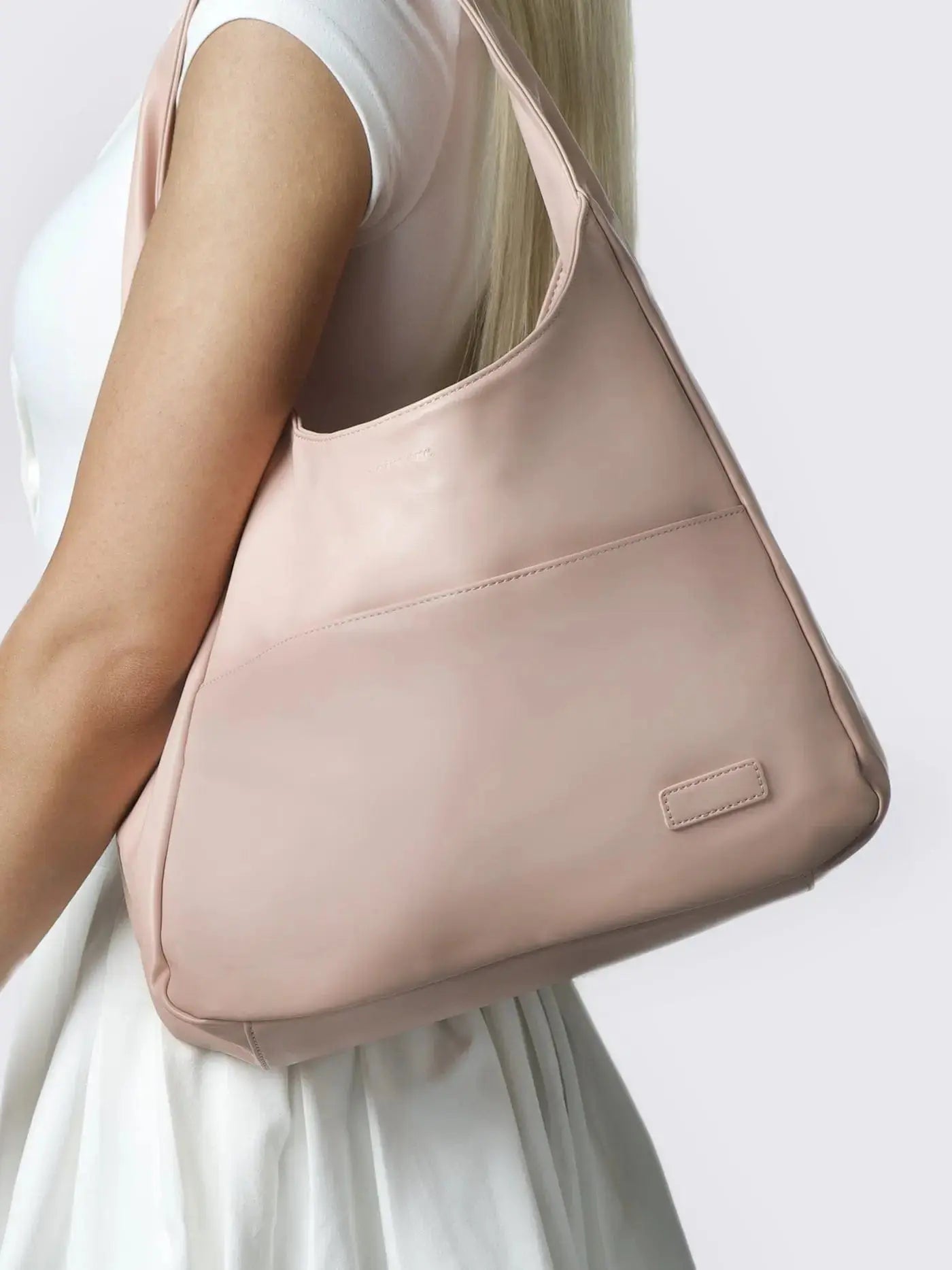 Timeless Bucket Shape Handbag — Structured Design, Spacious Interior