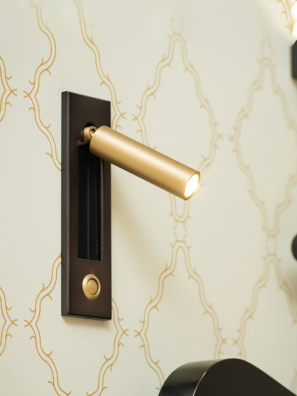 NexaWall Recessed Bedside Light — Integrated Flush-Mount Wall Lamp