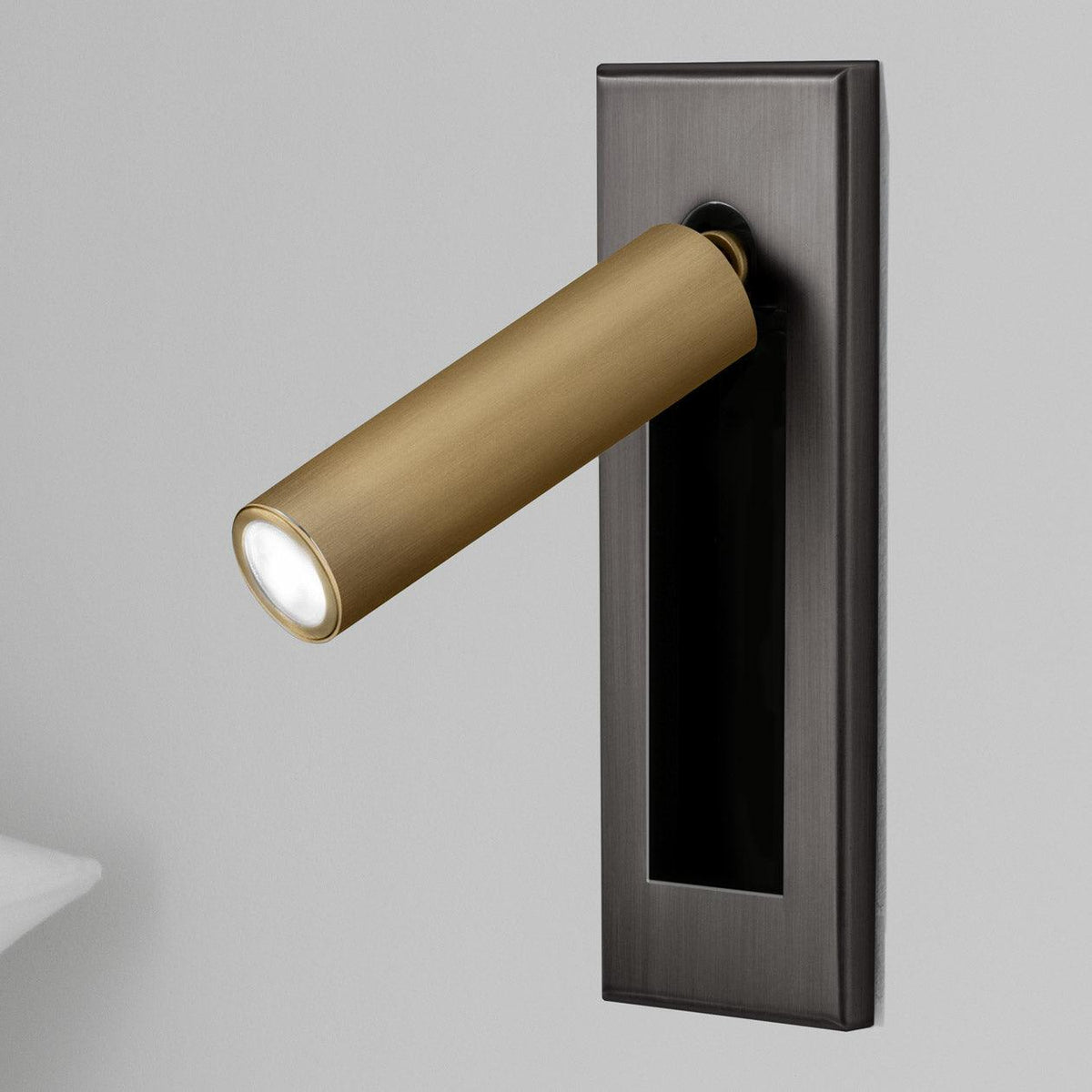 NexaWall Recessed Bedside Light — Integrated Flush-Mount Wall Lamp