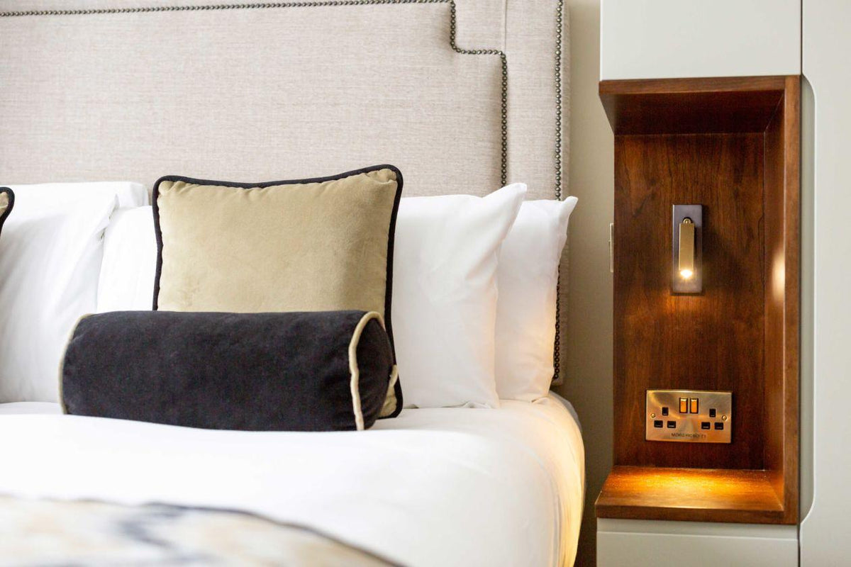 NexaWall Recessed Bedside Light — Integrated Flush-Mount Wall Lamp