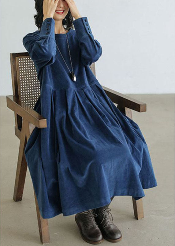 Kleid aus Cord in Französischem Blau in Übergröße - Knopf-Patchwork, Taschen