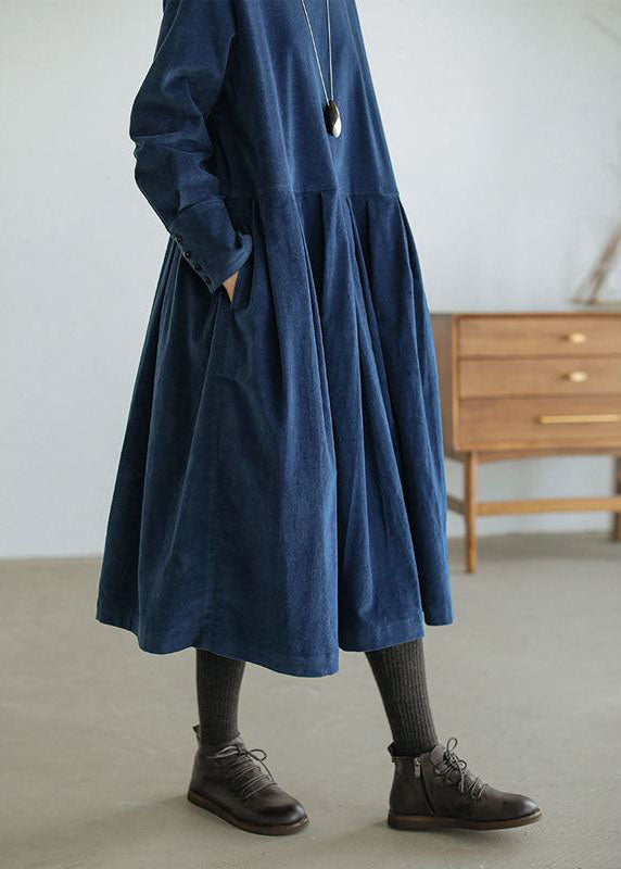 Kleid aus Cord in Französischem Blau in Übergröße - Knopf-Patchwork, Taschen