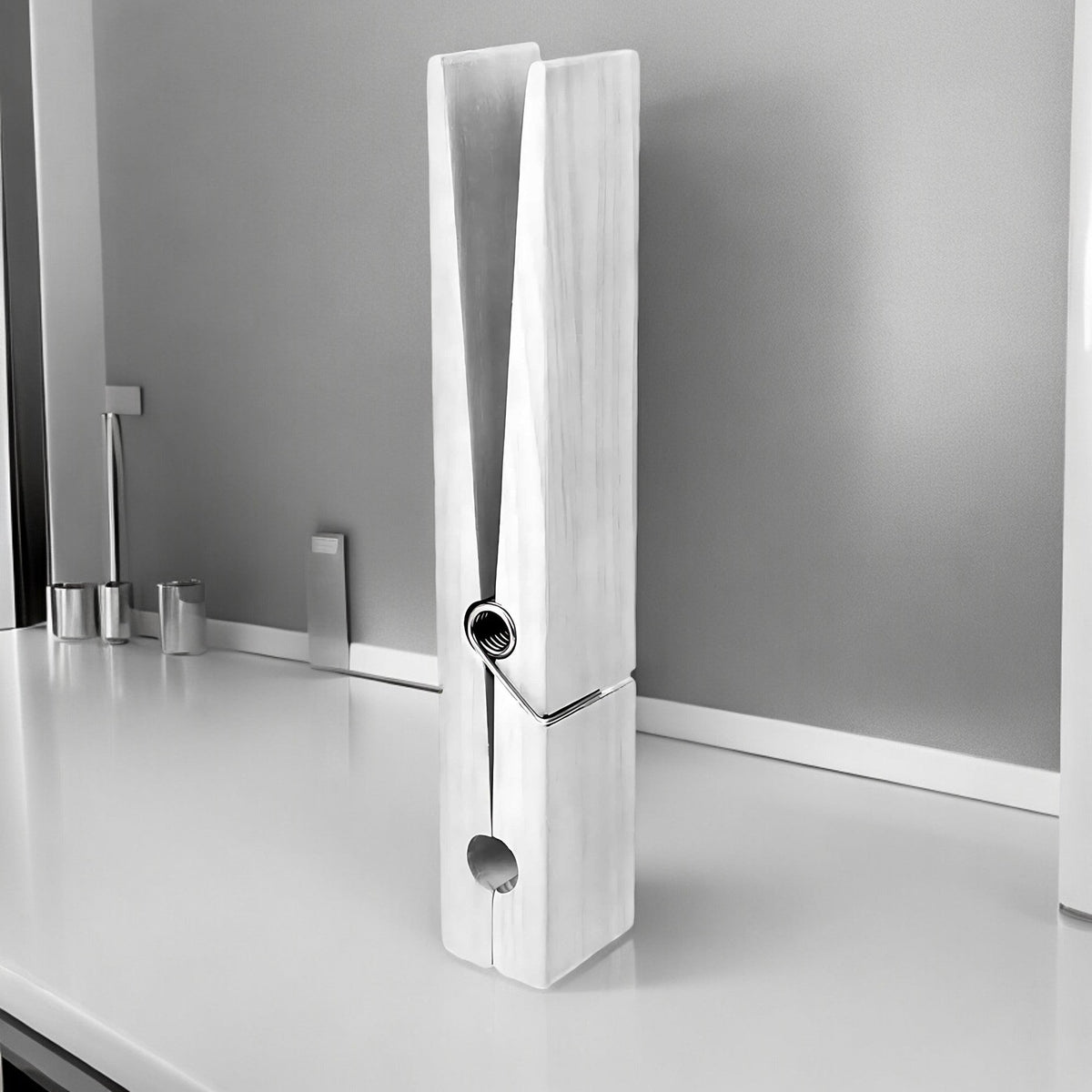 Porta-asciugamani a forma di molletta gigante GiantClip — robusto meccanismo a molla