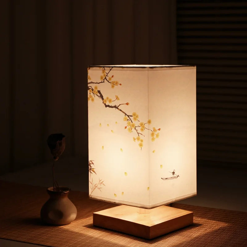 Oriental Blossom Glow-lampa — 27 × 12 cm bordslampa med körsbärsblommor