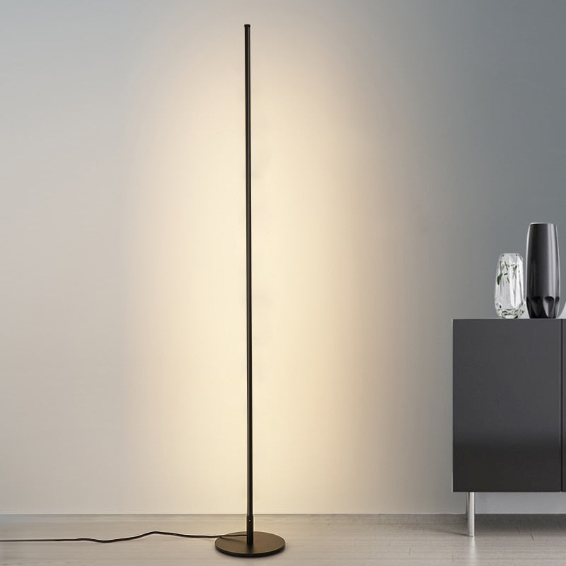 Lámpara de pie The Dahl — luz LED moderna, base redonda estable