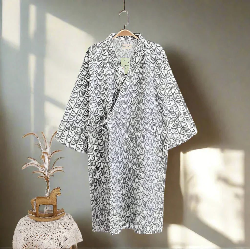 Kai kimono for menn i 100 % bomull – japansk yukata med V-hals og hette