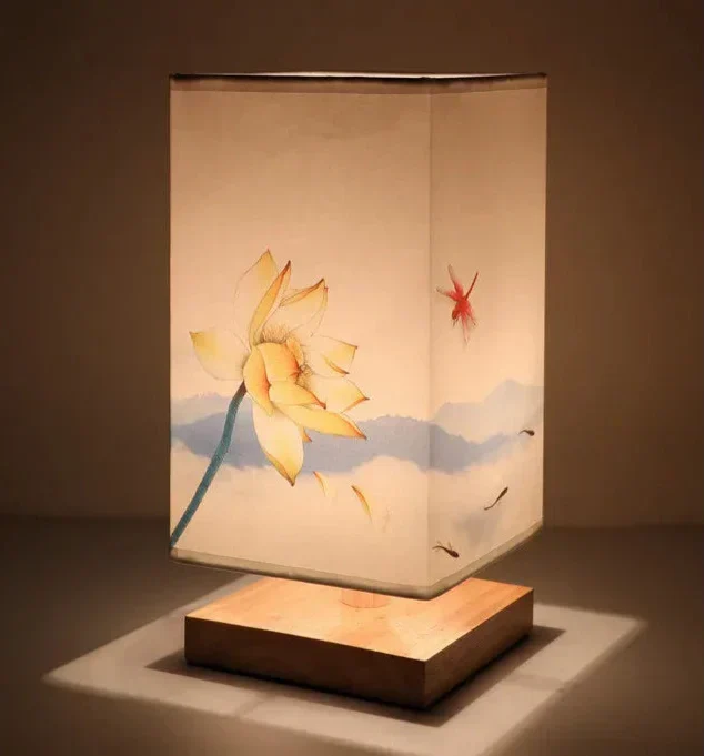Oriental Blossom Glow-lampa — 27 × 12 cm bordslampa med körsbärsblommor