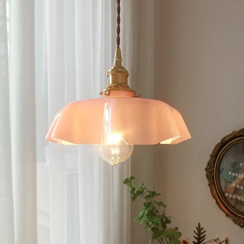 FrenchElegance mosiężna lampa wisząca — klasyczny, ciepły blask