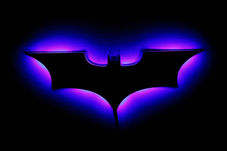 Επιτοίχιο φωτιστικό LED Batman — Ασύρματο τηλεχειριστήριο, αλλαγή χρωμάτων
