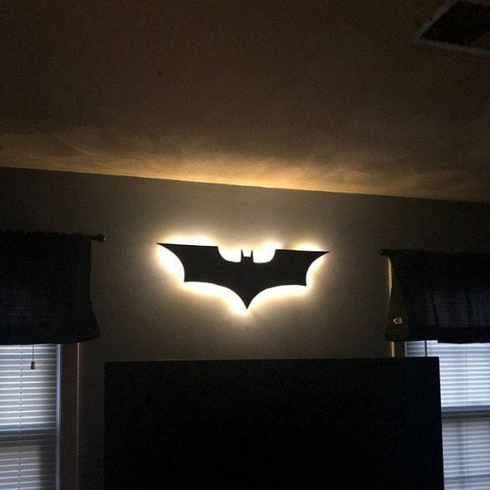 Επιτοίχιο φωτιστικό LED Batman — Ασύρματο τηλεχειριστήριο, αλλαγή χρωμάτων