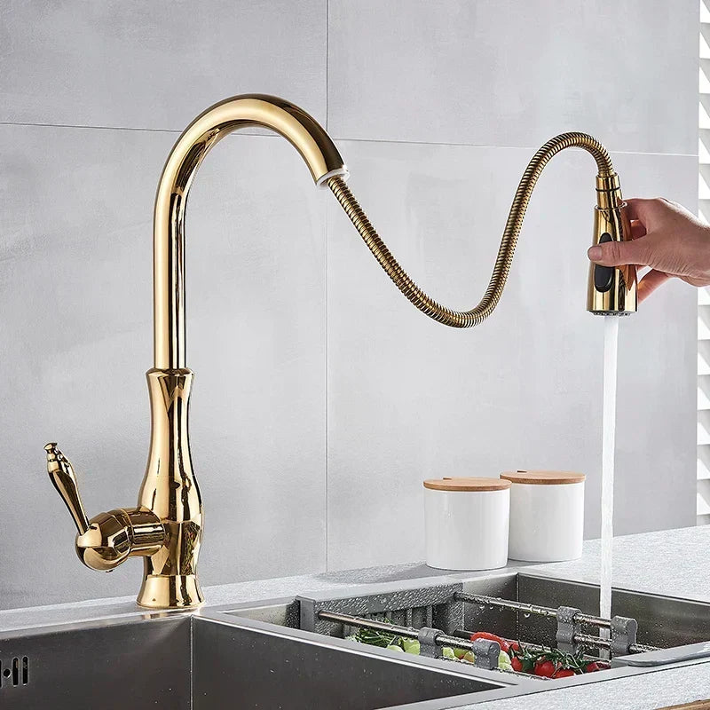 GlamFaucet goldene Küchenarmatur — schwenkbarer Auslauf, herausziehbare Brause