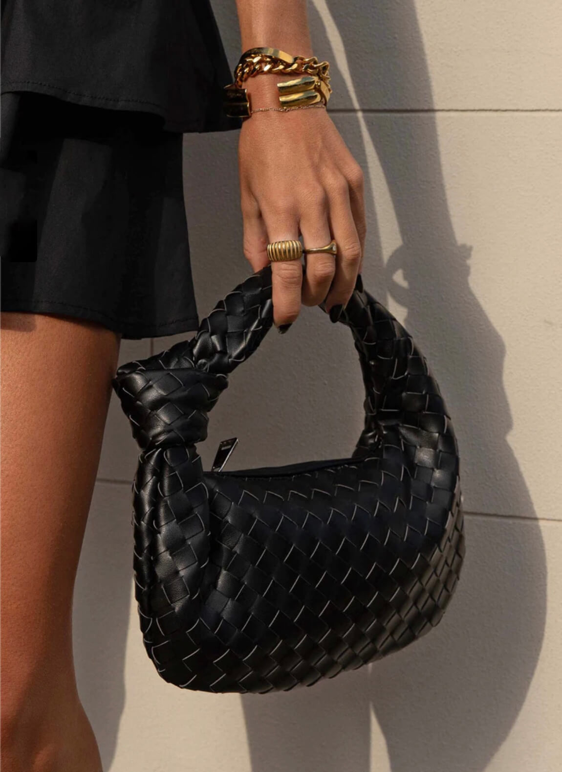 Borsa resistente in pelle vegana — texture intrecciata, design strutturato
