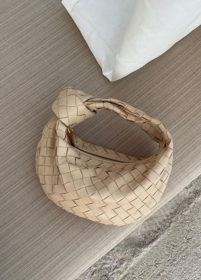 Sac à main en cuir végétalien tressé — Modèle léger à porter à l'épaule