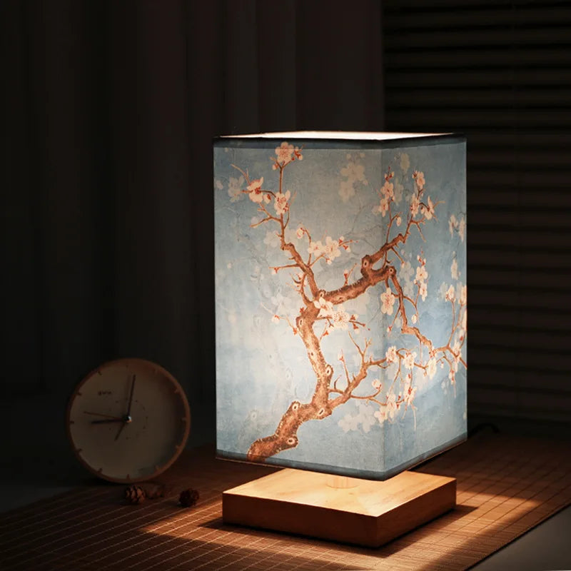 Oriental Blossom Glow-lampa — 27 × 12 cm bordslampa med körsbärsblommor
