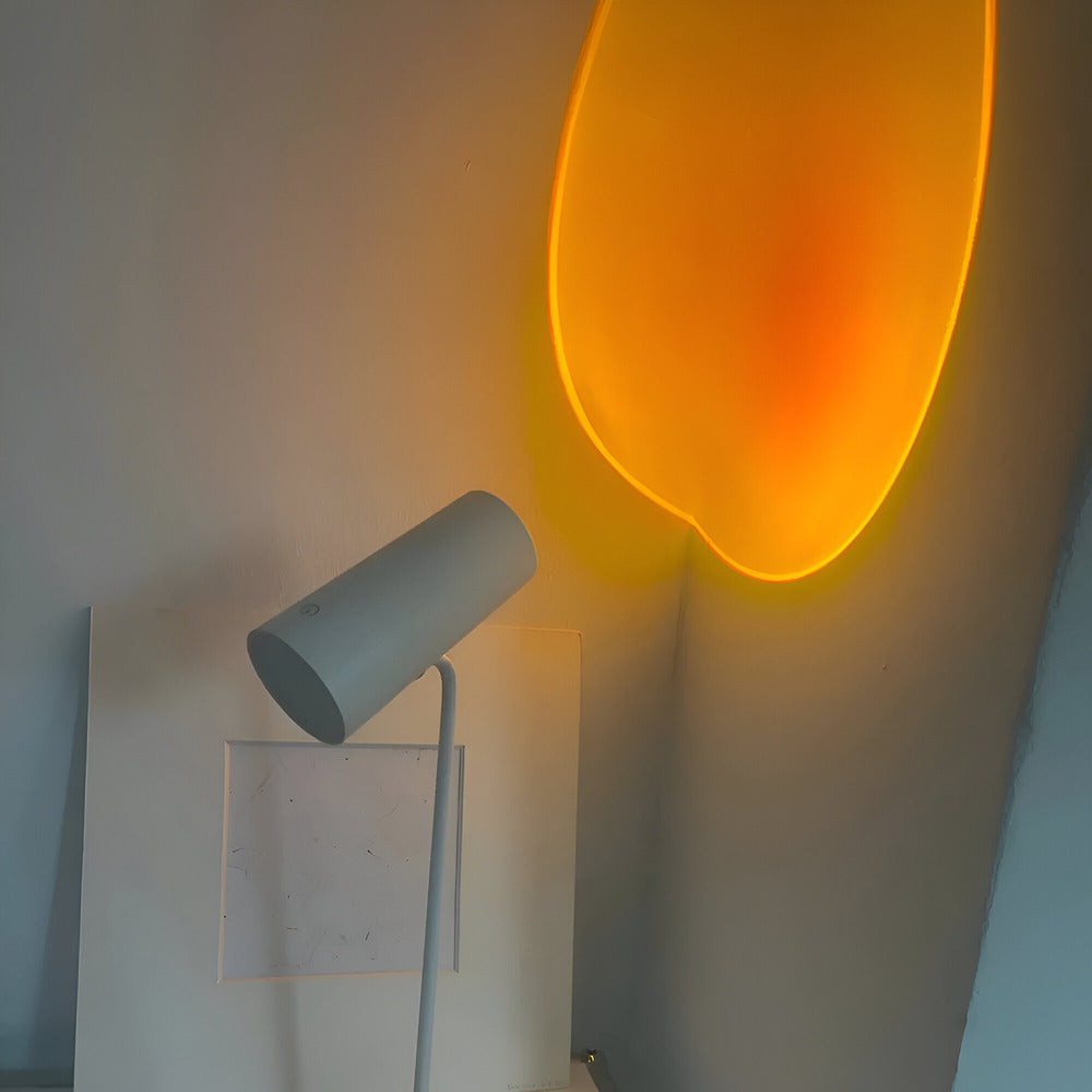 Lumenara kompakt LED asztali lámpa állítható fényerővel  
