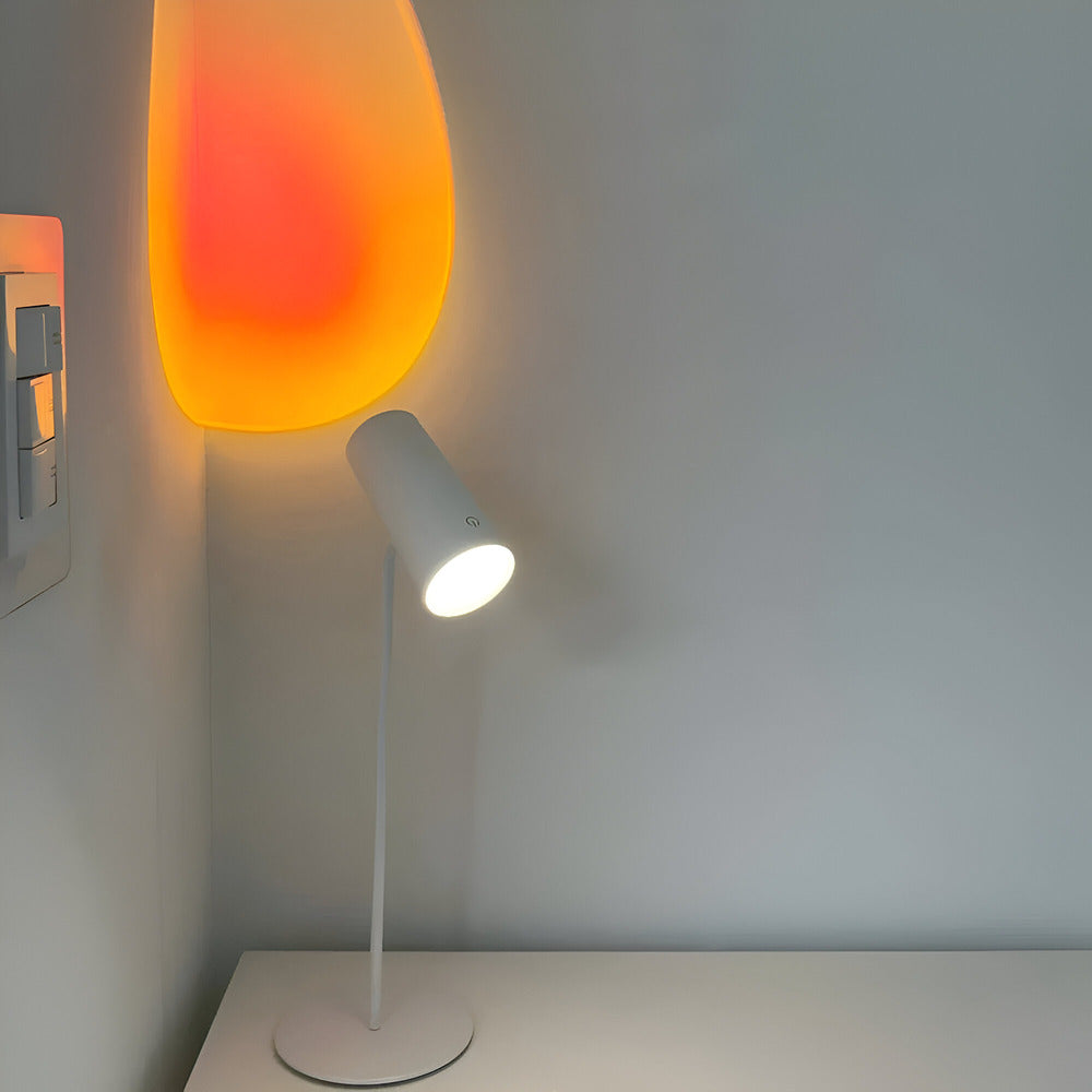 Lumenara kompakt LED asztali lámpa állítható fényerővel  