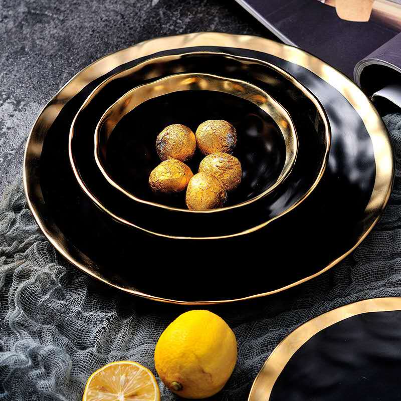Pearl Plate — Gold-Rimmed Wavy Dinnerware, Cream & Black