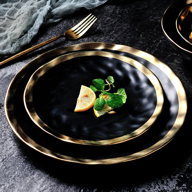 Pearl Plate — Gold-Rimmed Wavy Dinnerware, Cream & Black