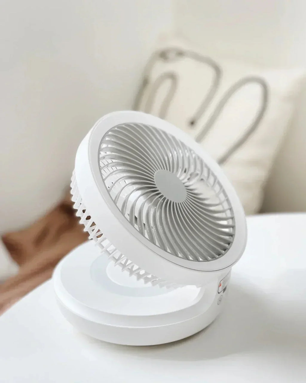 WallBreeze personlig USB-kylfläkt — hopfällbar design, viskande tyst
