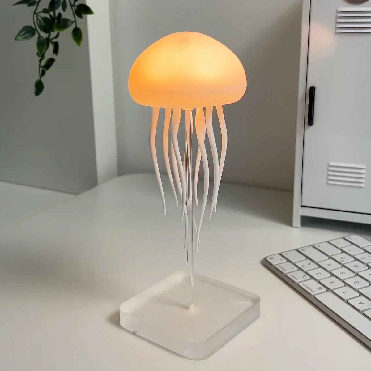 Lampă cu meduze dansatoare JellyJive — lumină cu schimbare automată a culorilor