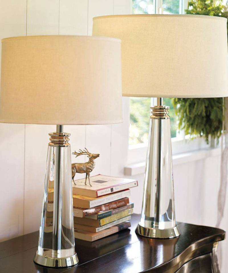 Modern Crystal Accent Table Lamp — Refined Design, Warm Focused Lighting