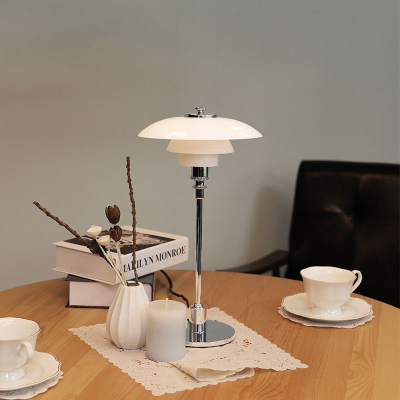 NovaGlow LED-bordslampa — Skandinavisk minimalistisk silhuett, Ø 11" × H 47 cm