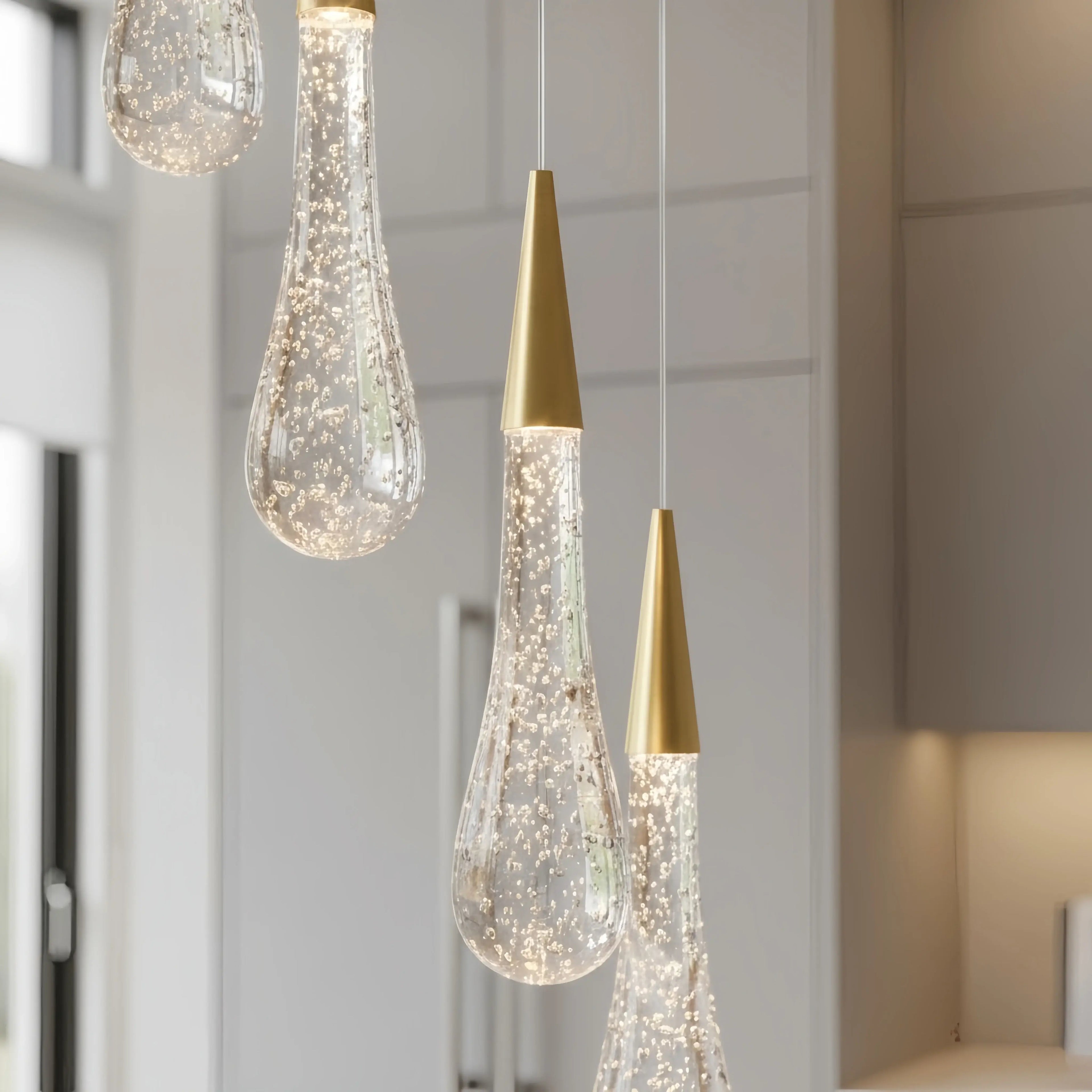 Lujoso candelabro de gotas de cristal con diseño en espiral - Flindria