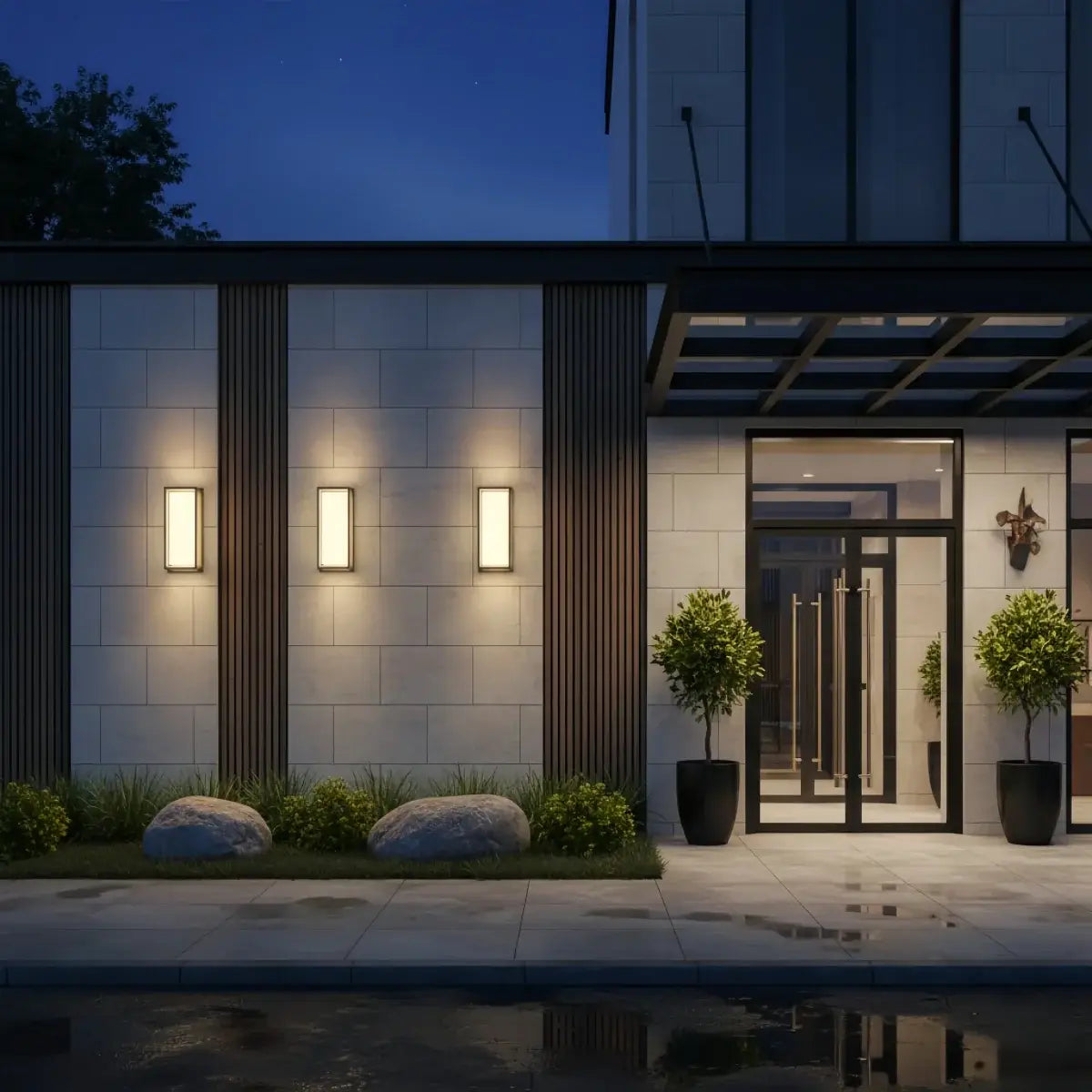 Minimalist Outdoor Wall Sconce in Black Stainless Steel with Adjustable LED Lighting - Flindria