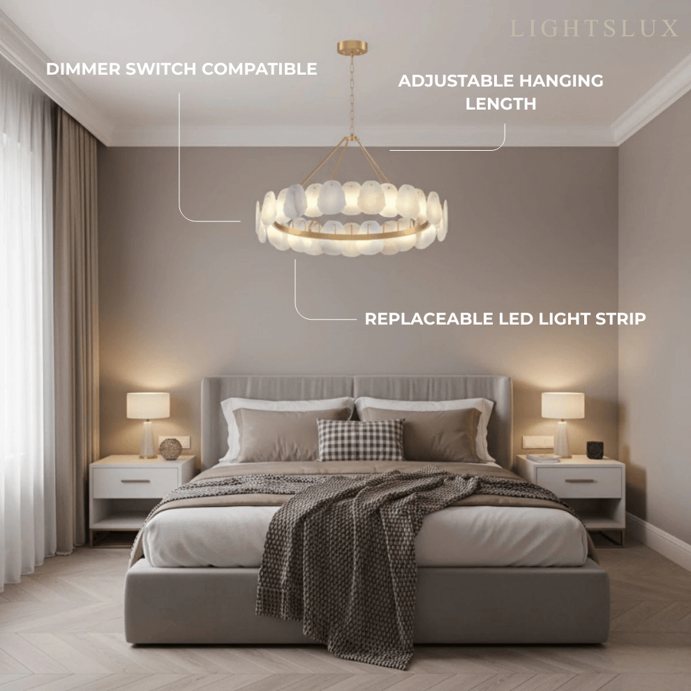Lujoso candelabro escultórico dorado cepillado - Alabastro en capas y latón moldeado a mano para comedor - Flindria
