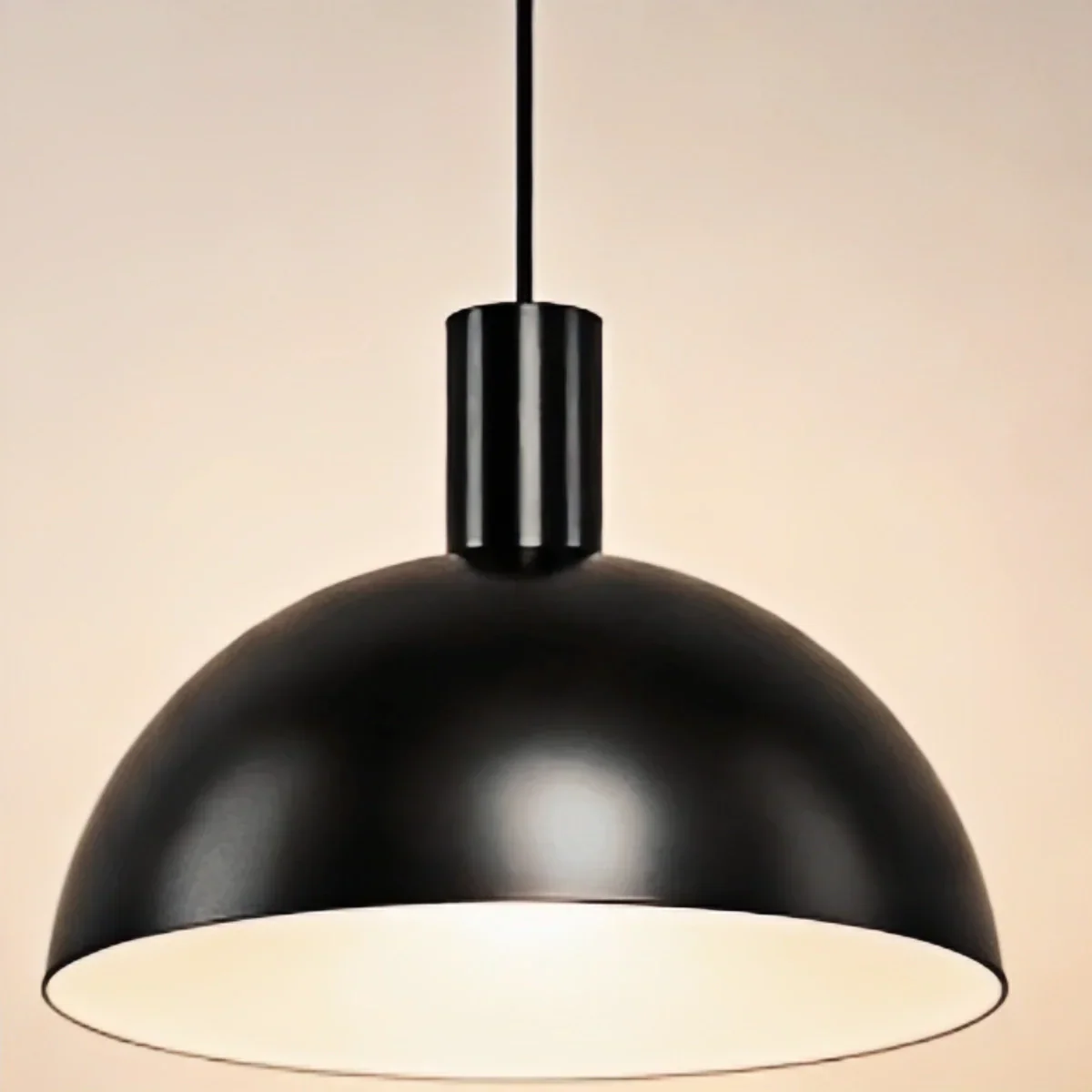 Lámpara colgante de mediados de siglo – Latón macizo en dorado cepillado/negro mate para comedor - Flindria