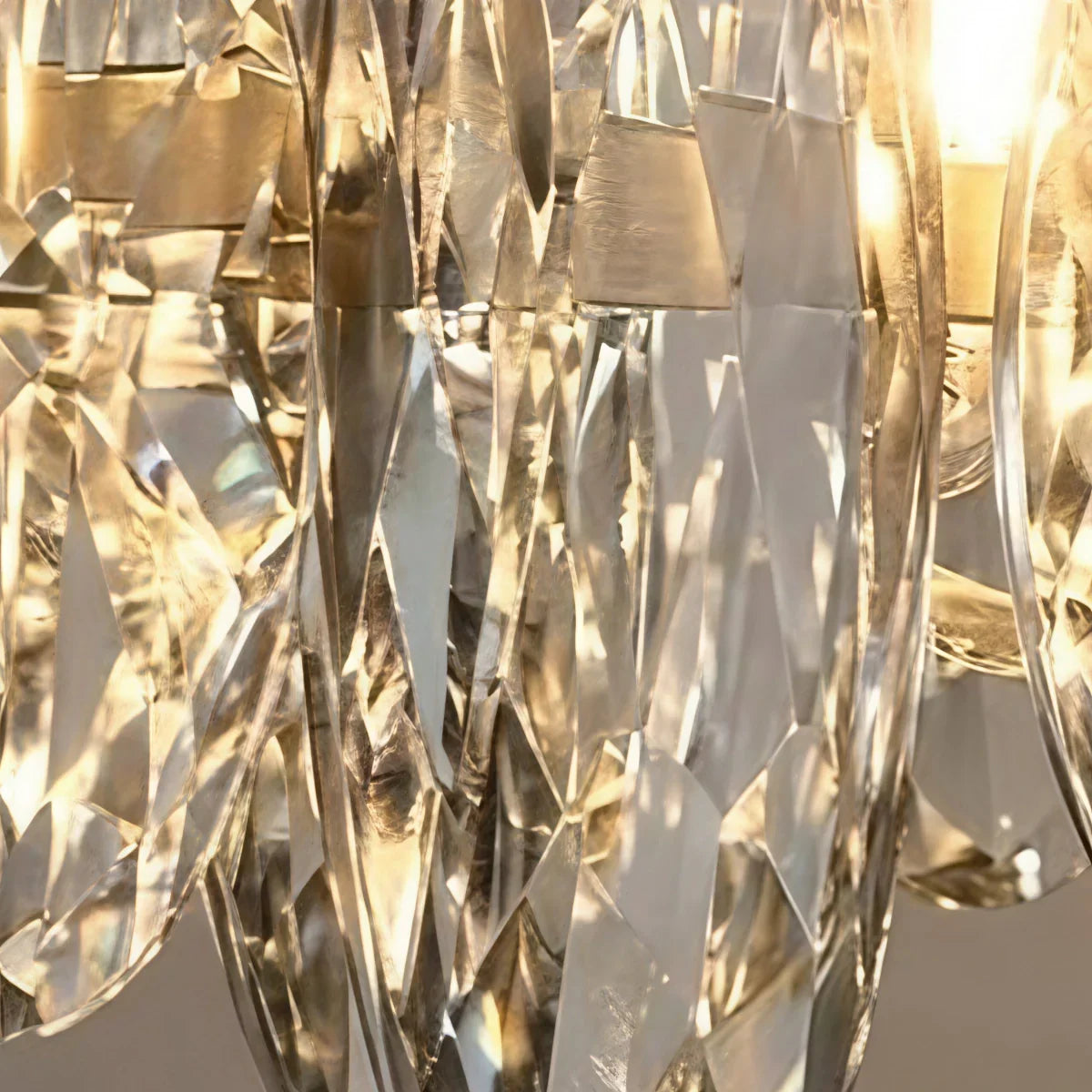 Lujoso colgante de cristal – Dorado y gris ahumado con cristales transparentes para comedor - Flindria