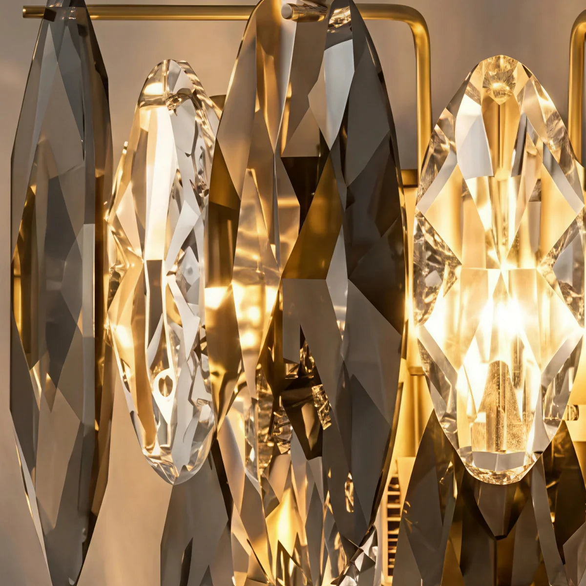 Aplique de pared moderno de lujo con cristal – Gris ahumado y dorado con cristales transparentes para interior - Flindria