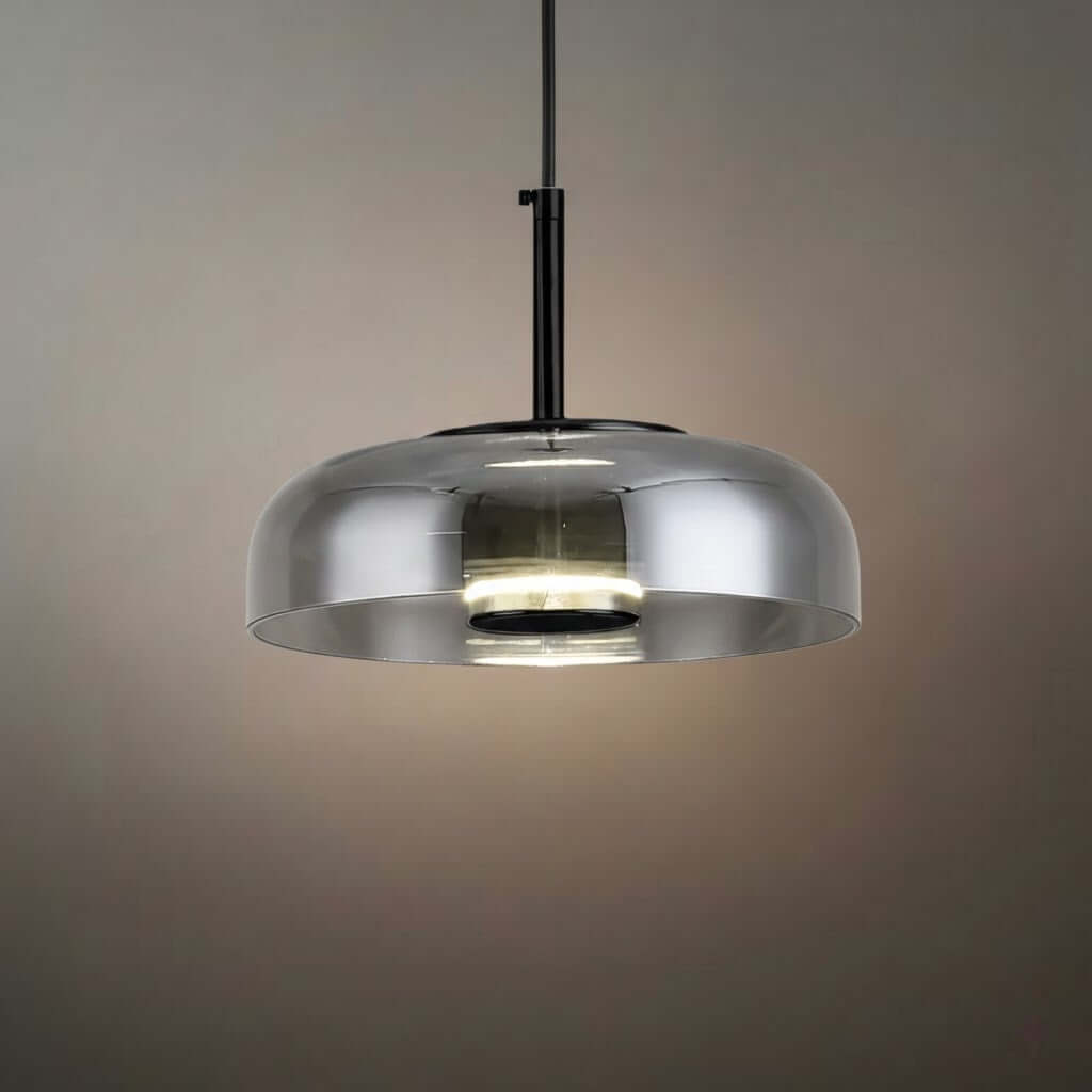 Suspension scandinave — Sphère en verre clair et accent en laiton pour îlot de cuisine - Flindria